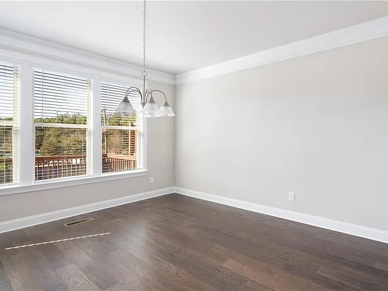 1758 Samantha Bnd — Photo 13