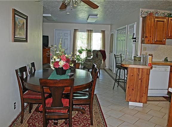 5th image of 413 McAmoore Dr