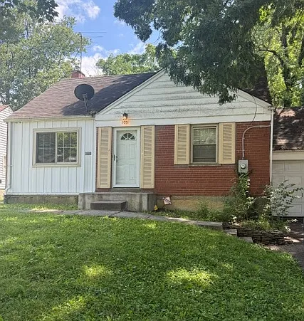 1051 Hempstead Dr