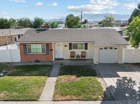 160 Maple Ln, Pleasant Grove, UT 84062