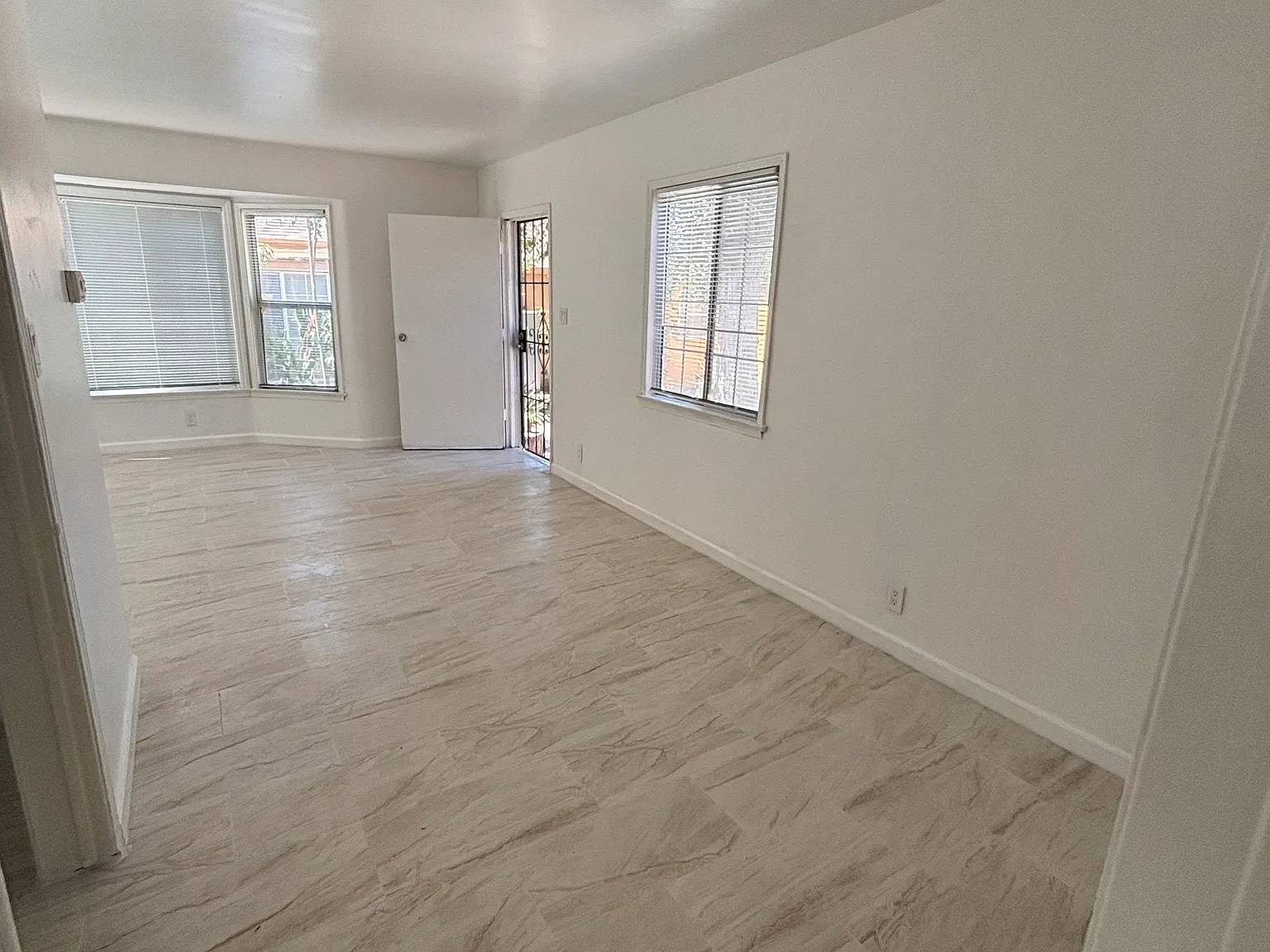 1 bed, 630 sqft, $1,749 — Photo 2