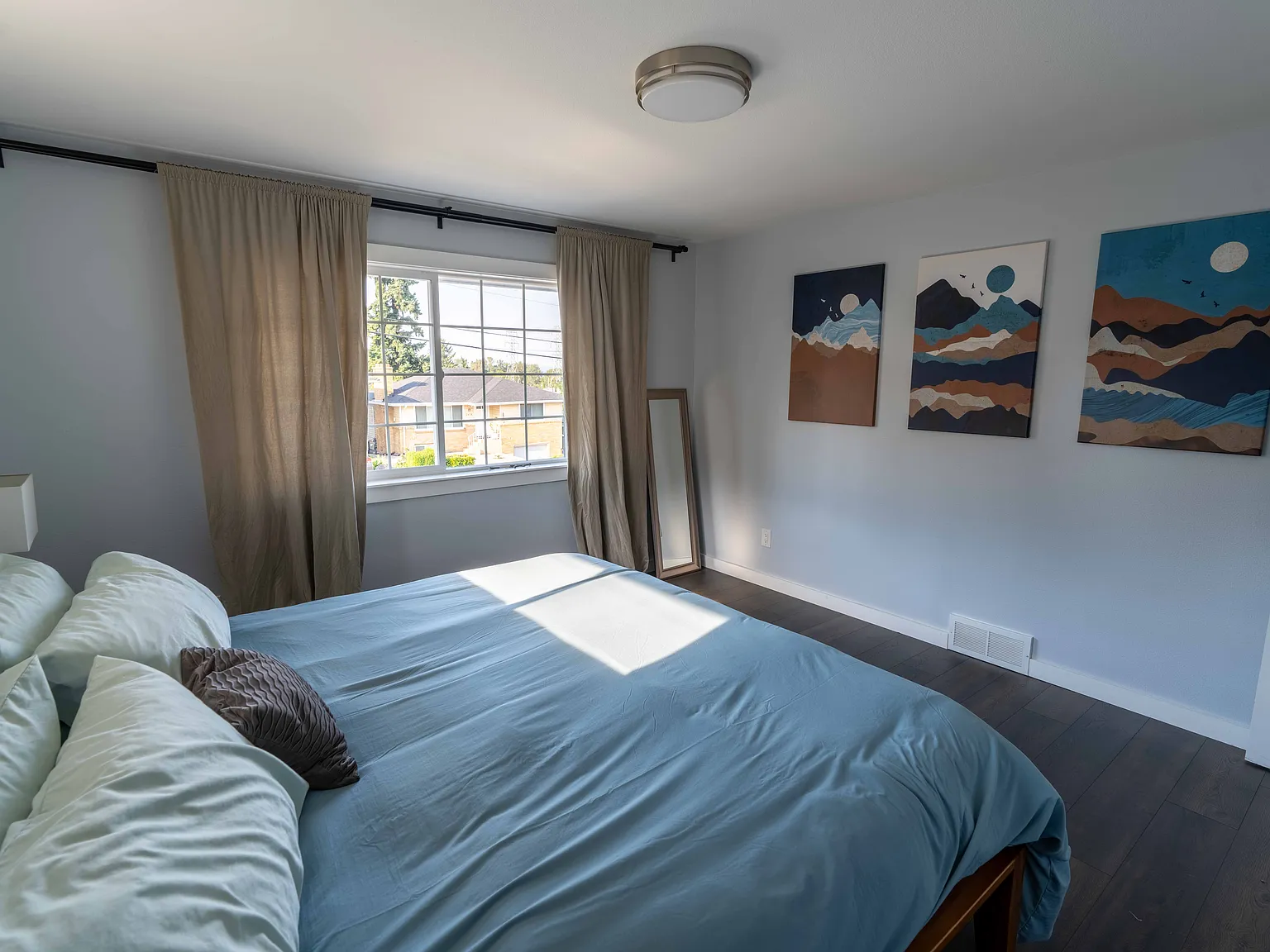 3 bed, 1540 sqft, $4,800 — Photo 3