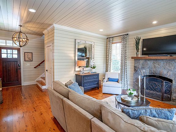 4th image of 156 Long Leaf Ln