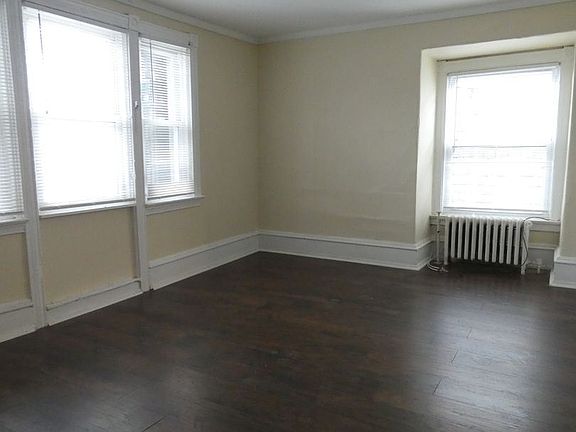 3rd image of 4837 Cedar Ave #3