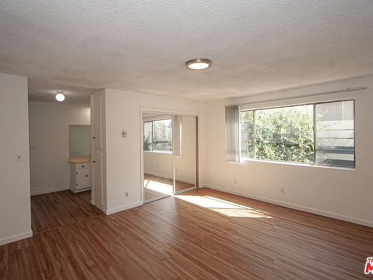 11515 Ohio Ave #3 — Photo 9