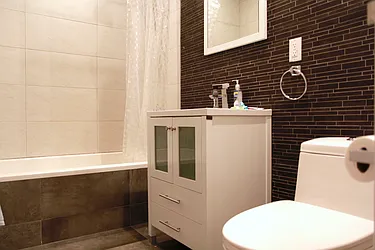 Rented by Rennit Inc.