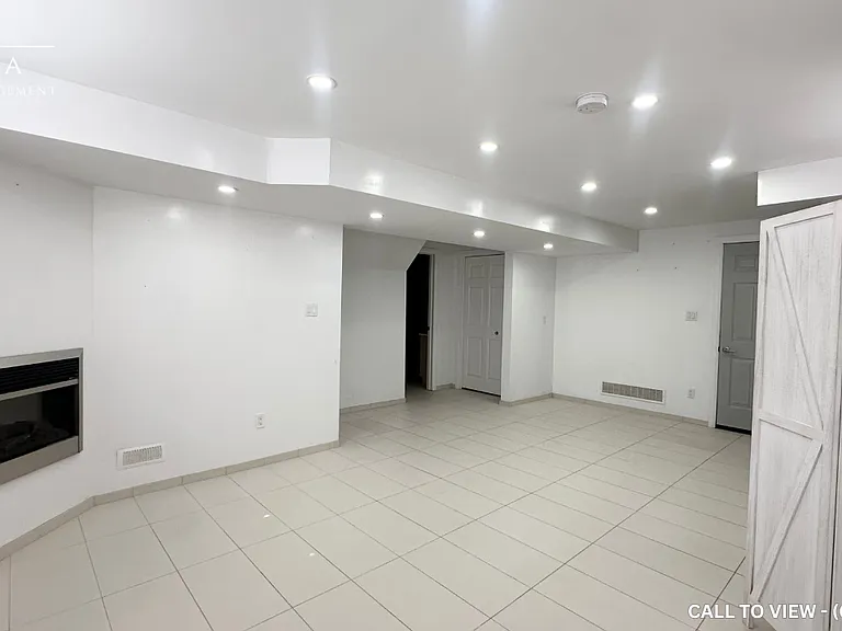 451 Moore St #6 — Photo 2
