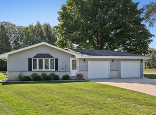 W182N5742 Balsam Ct, Menomonee Falls, WI 53051