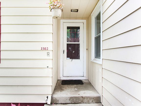 4th image of 1502 Upland Dr