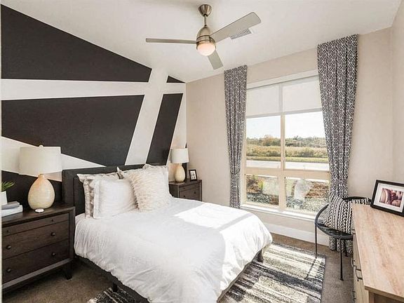 5th image of 8555 Belle Dr #5-304