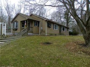 2 Butlertown Rd, Waterford, CT 06385