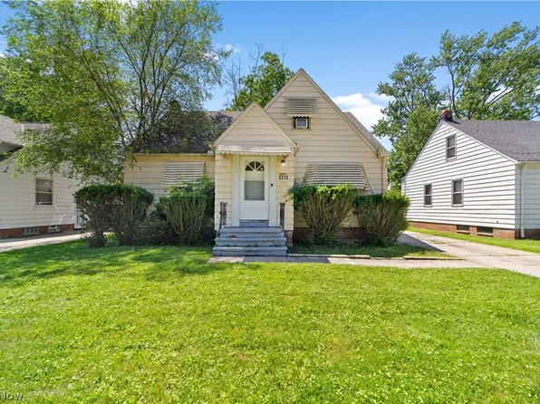 5212 Catherine St, Maple Hts, OH 44137