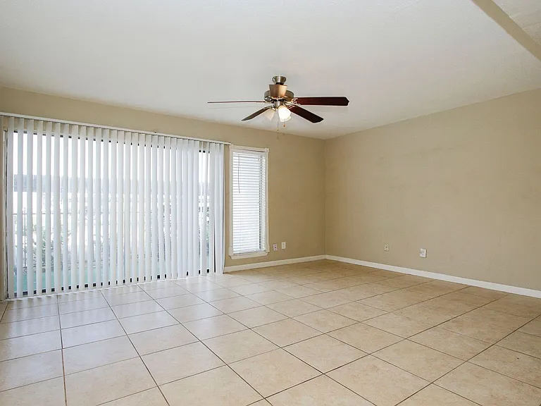 2822 S Bartell Dr #H6 — Photo 6