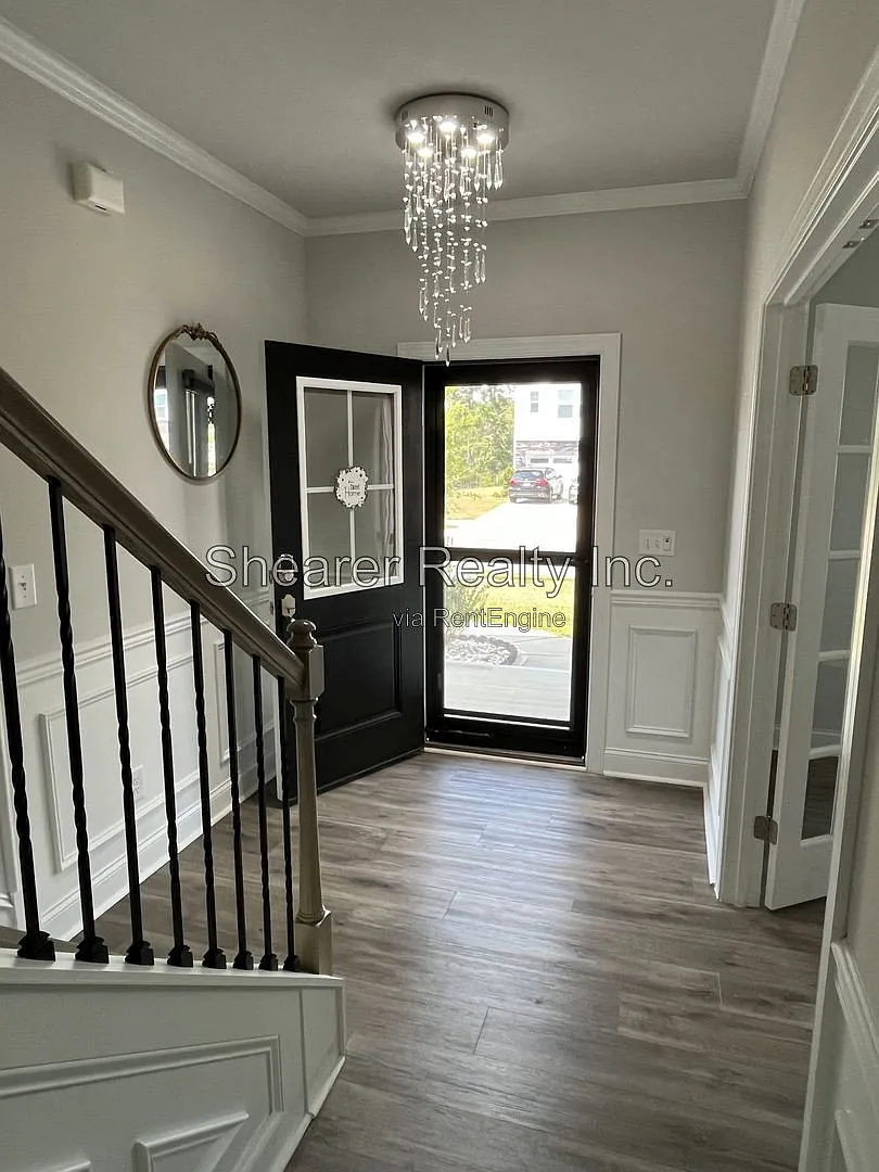 5 bed, 4.0 bath, 3592 sqft, $3,400 — Photo 4