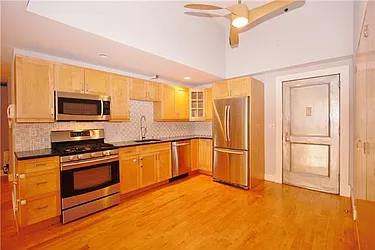 Rented by R New York