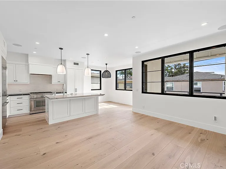 434 1/2 Goldenrod Ave — Photo 6