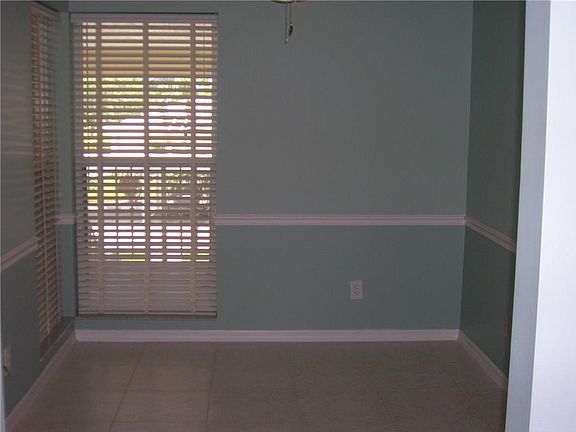 5th image of 870 Lake Orchid Cir Unit 870-205