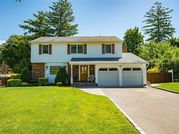 5 Lawrence Drive, Nesconset, NY 11767