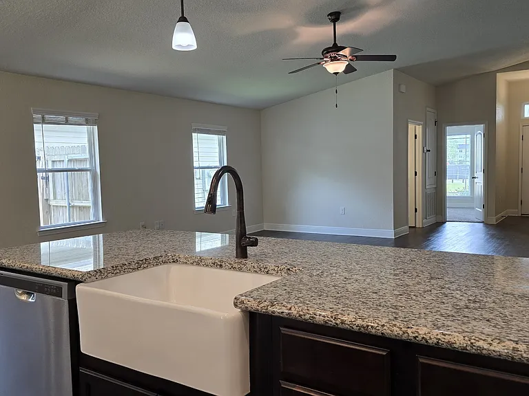 5157 Peach Dr — Photo 14