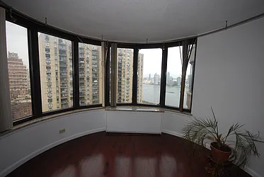 Rented by Luxury Habitat