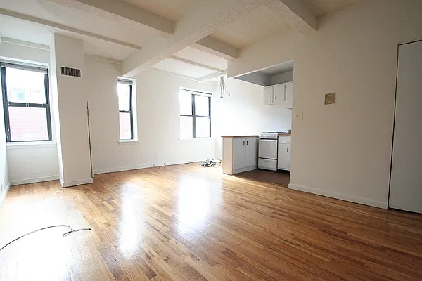 Rented by Green Home NY Realty LLC | media 2