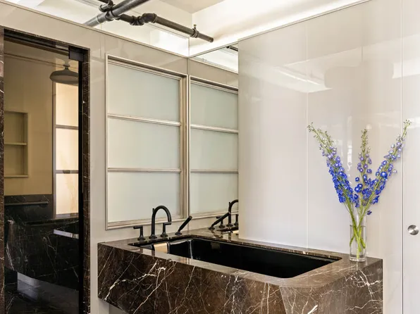 30 West 15th Street image 16 of 24