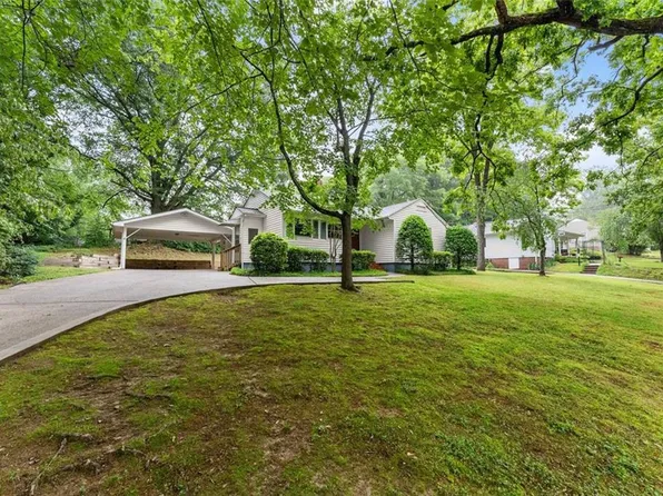 1358 Longview Dr, Gainesville, GA 30501