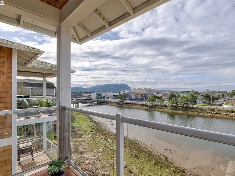 224 N Holladay Dr #201 — Photo 4
