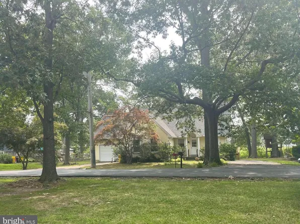 5078 Lerch Dr, Shady Side, MD 20764