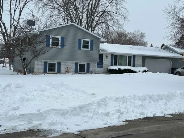 2374 Serenade Ln, Green Bay, WI 54301