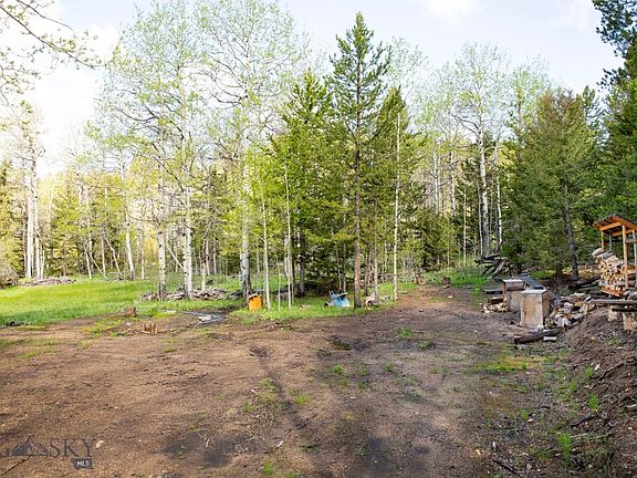 4th image of 204 Angel Dr
