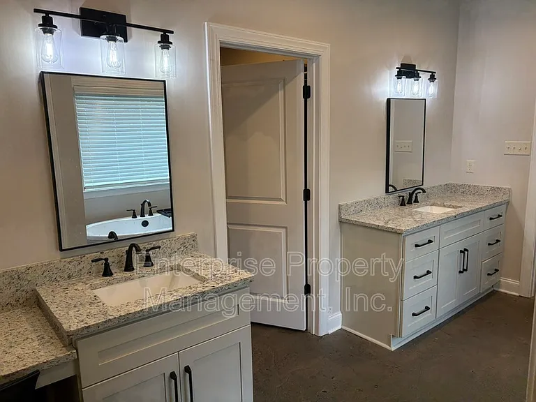 239 McLaughlin Dr — Photo 27