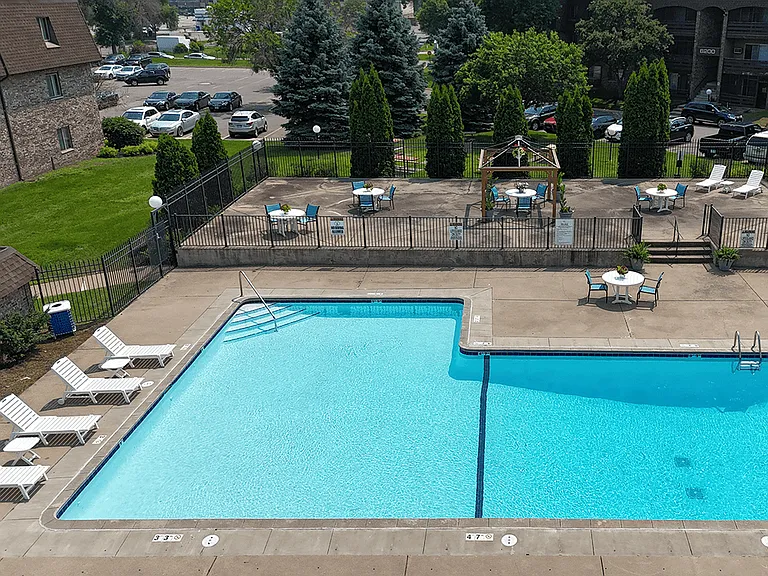 Expansive Sundeck