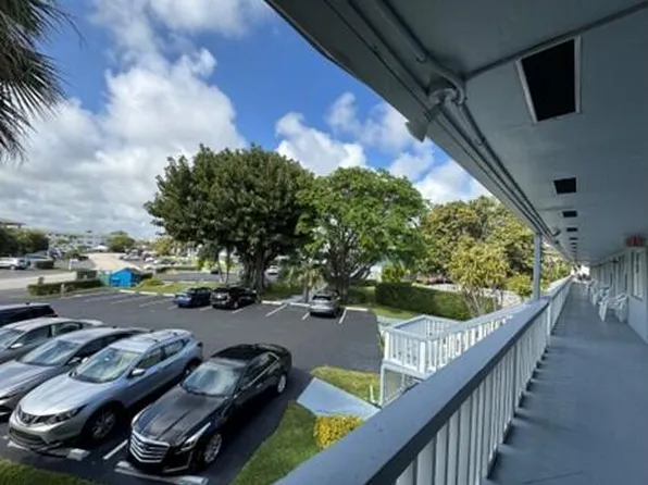 751 Pine Dr, Pompano Beach, FL