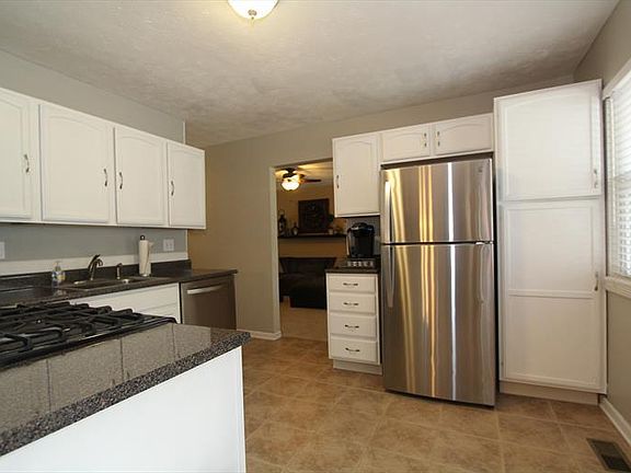 3rd image of 1450 Southwind Dr