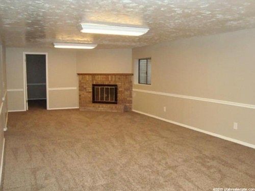 5th image of 254 S Royal Ann Cir