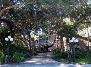 1211 Royal Palm Dr S, Saint Petersburg, FL 33707