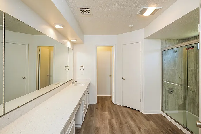 13823 Swiss Hill Dr — Photo 11
