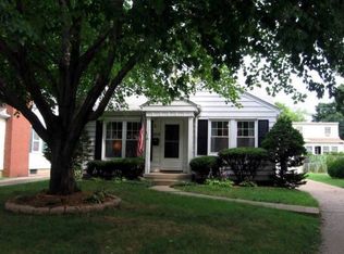 1105 E Forrest Hill Ave, Peoria, IL 61603