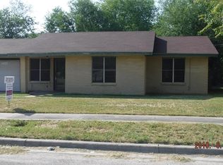 1405 Glendale Dr, Beeville, TX 78102