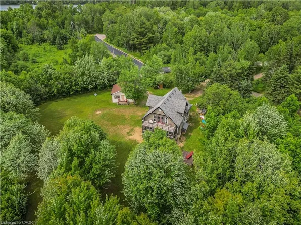 5 Bridge Rd, Magnetawan, ON P0A 1P0