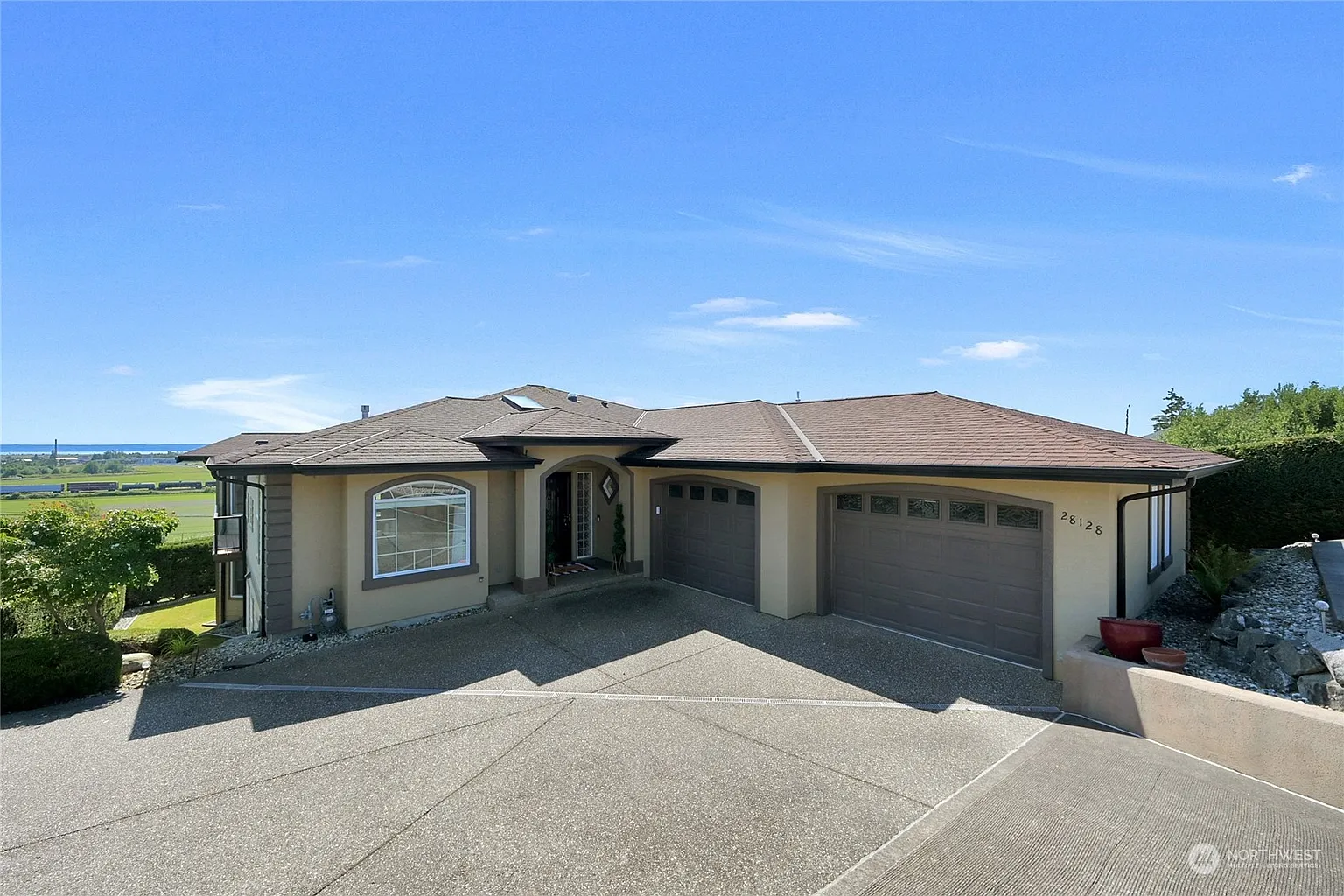 28128 Lund Hill Road photo 1