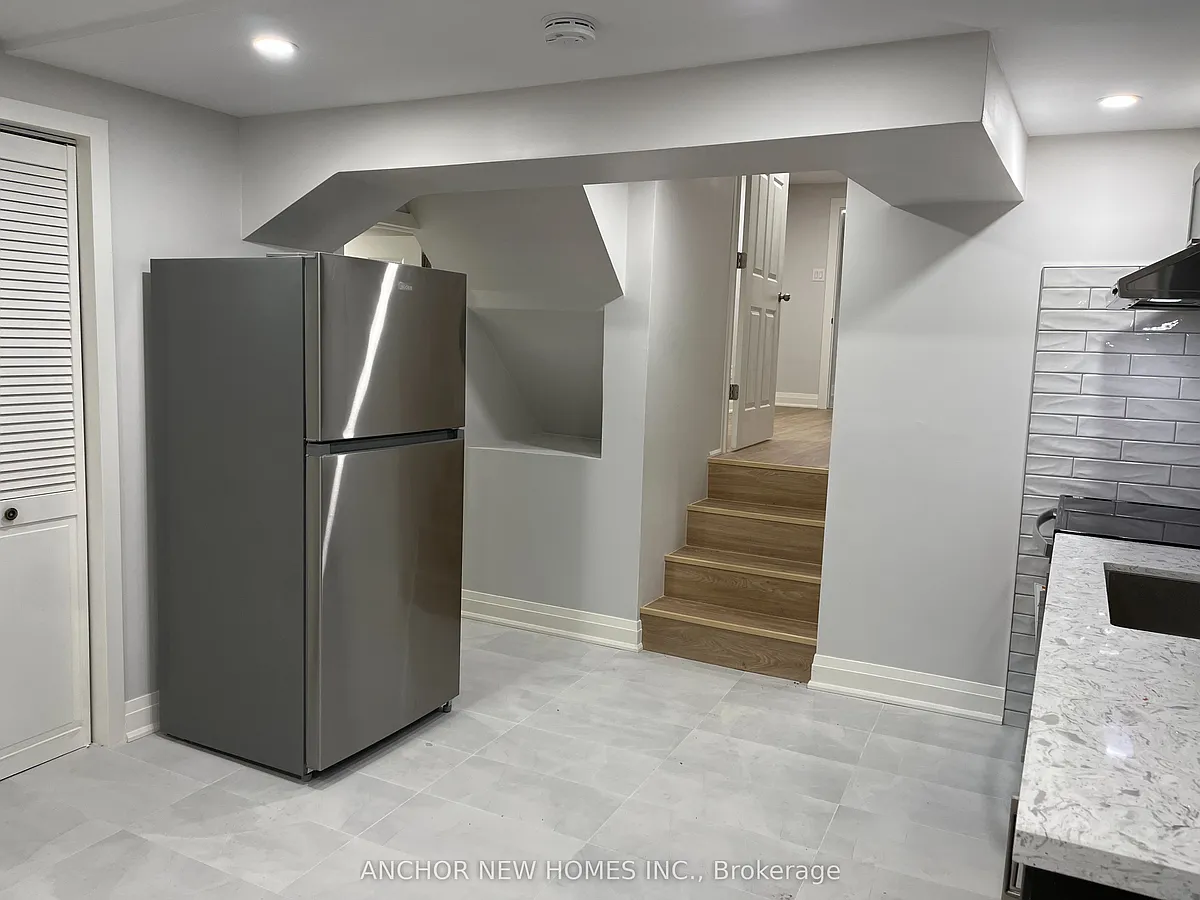 Building Photo - 17 Applemore Rd #BASEMENT