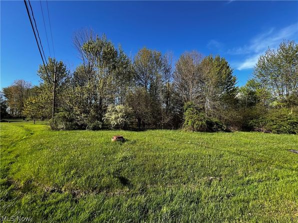 952 Lunar Ct, Rome, OH 44085