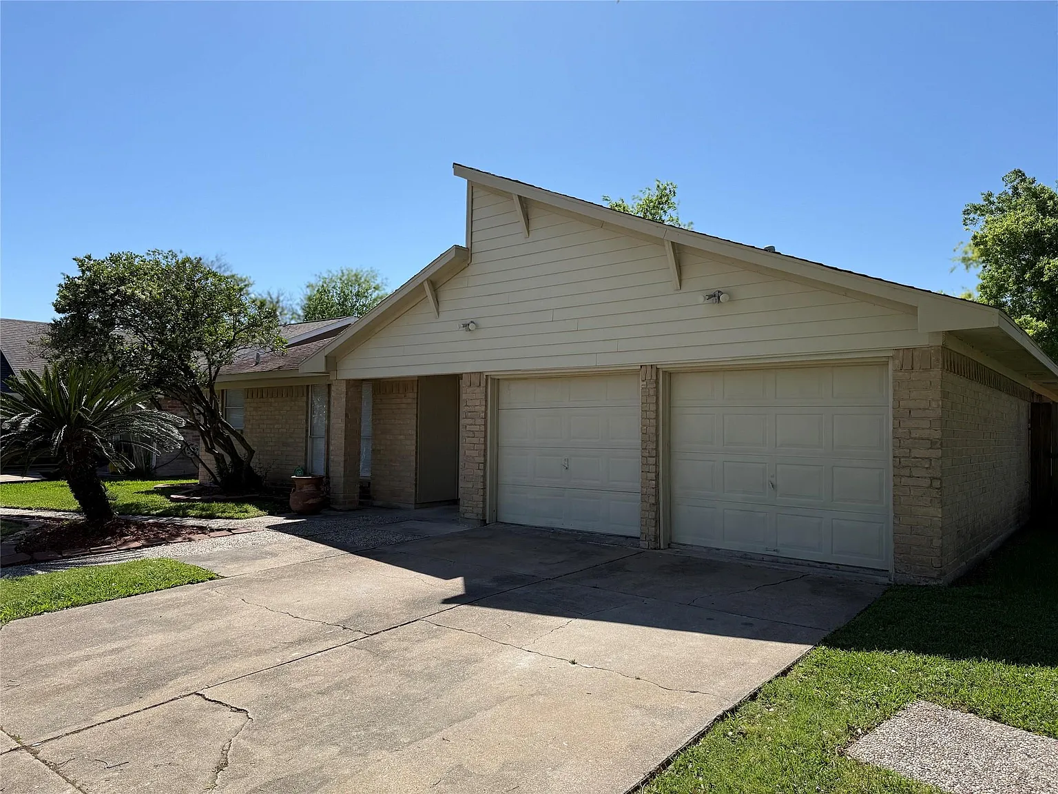 4 bed, 2.0 bath, 1775 sqft, $2,000 — Photo 4