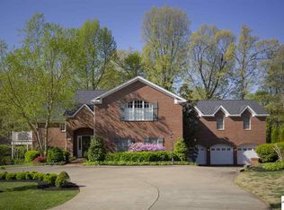 1195 Sherwood Rd, Paducah, KY 42001