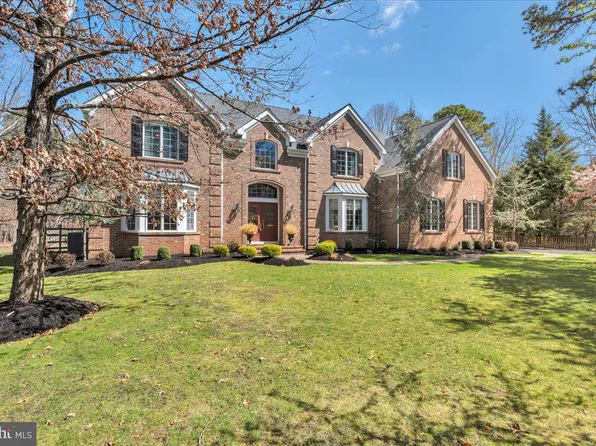 8 Elderberry Dr, Medford, NJ 08055