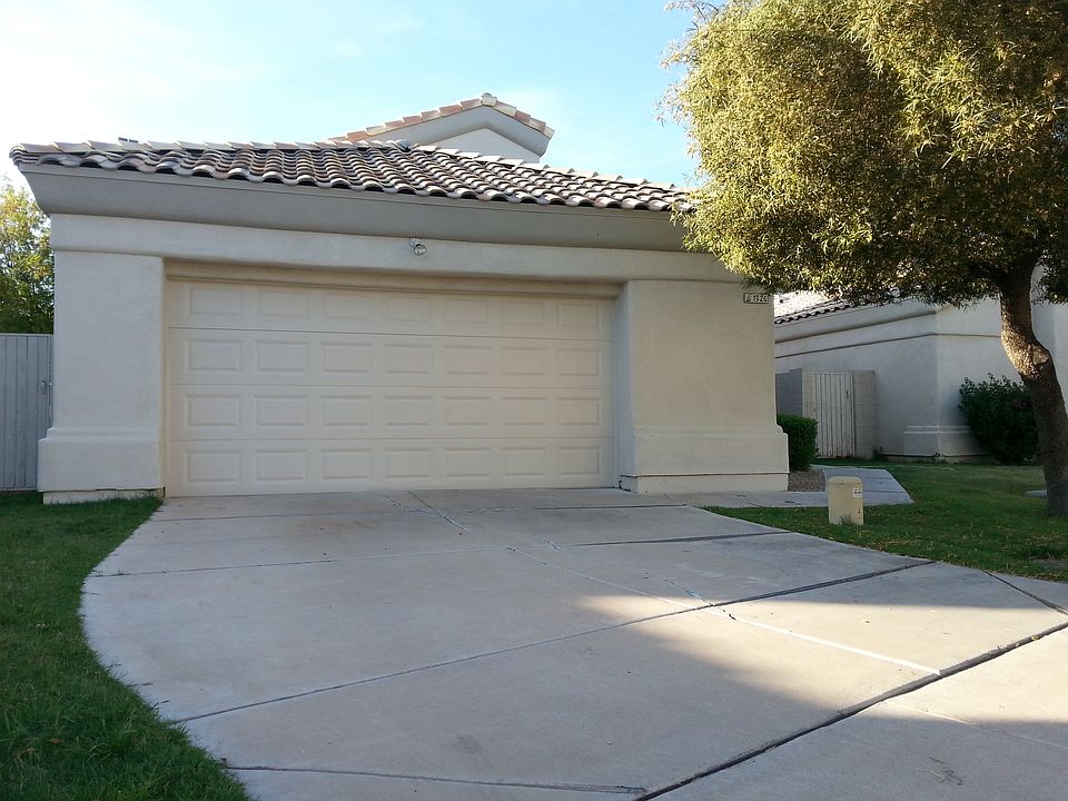 1st image of 1326 E Parkside Dr