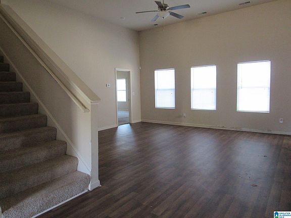 3rd image of 685 Clover Cir