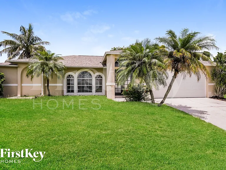 8381 Bahamas Rd — Photo 1